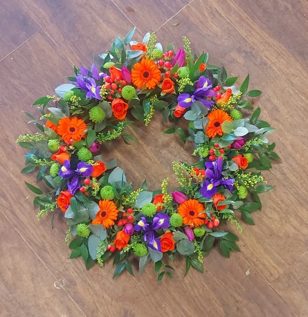 Classic Vibrant Wreath SYM-317