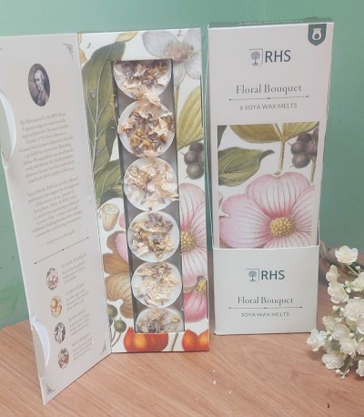 RHS Floral bouquet soya wax melts