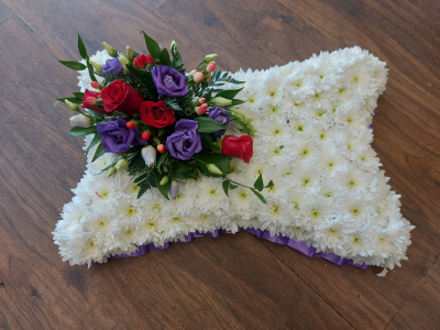 Classic based pillow - Bespoke funeral flowers hand made and delivered in Whitley Bay by The Garden Shop Florist