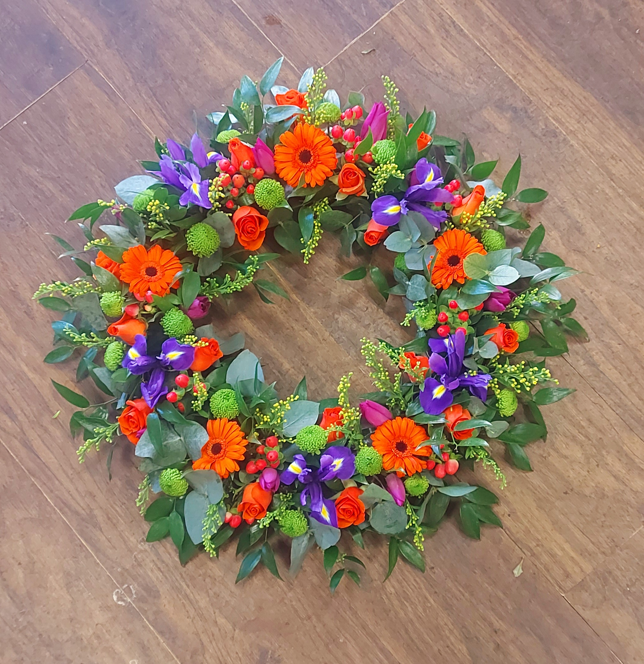 Classic Vibrant Wreath SYM-317
