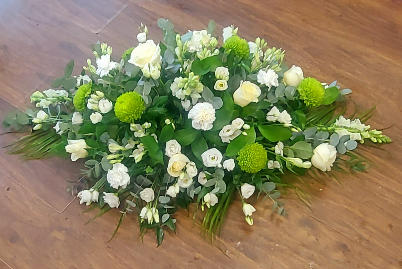 White and Green Double Ended Spray SYM-313